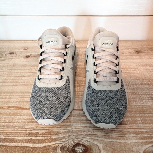 🎉SOLD 🎉NEW Nike AIR MAX SE - Picture 3 of 7